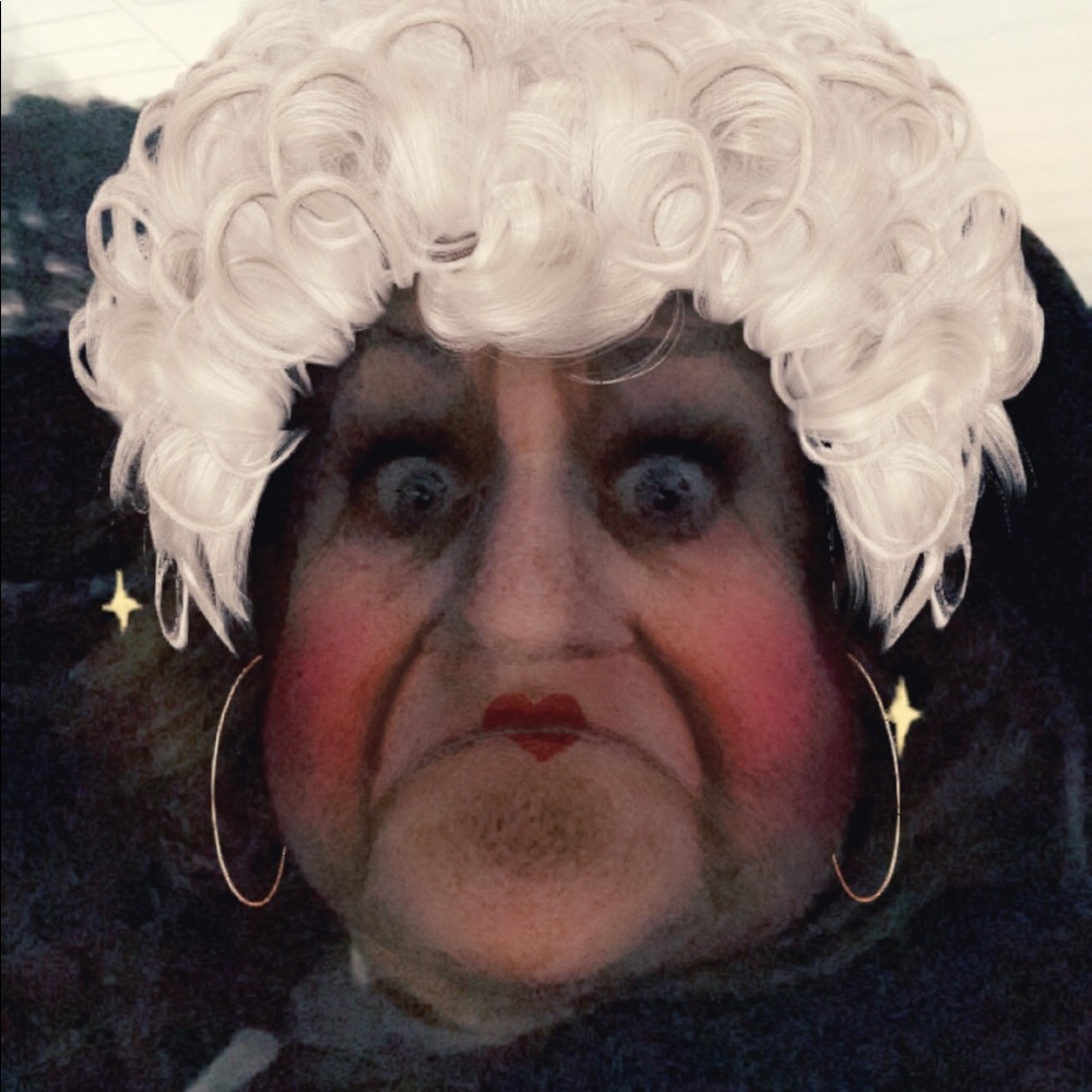 Meet your Posher, Courtney